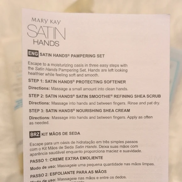 Mary Kay Satin Hands Trio - Picture 2 of 10